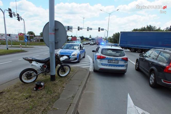 Żory: Pościg ulicami miasta! Trzy radiowozy ścigały młodego motorowerzystę