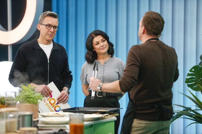 Kiedyś dziennikarz, a dzisiaj "pan od plastyki"? Kurzajewski z Cichopek kleją wielkanocne ozdoby!