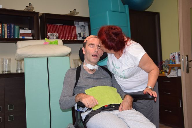 Tarnobrzeg. Przez zawód miosny wyskoczył z IV pietra, teraz walczy o kazdy oddech [ZDJĘCIA]
