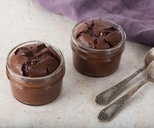 Ten pyszny deser to 2 w 1. Wyśmienite sernikowe brownie piekę w słoiczkach i tak je podaję 