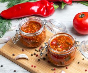 Keczup z pomidorów i cukinii - przebój późnego lata