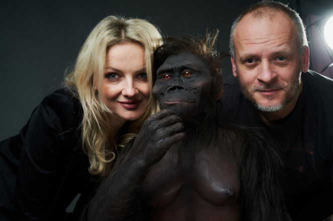 Mineral Expo w Pałacu Kultury ze szkieletem ichtiozaura