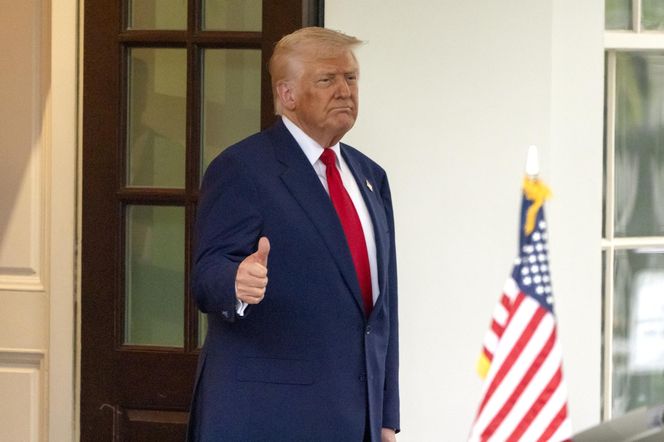 Tego Trump jeszcze nie robił! Chce ogromnej parady w swoje urodziny. "Jak król"