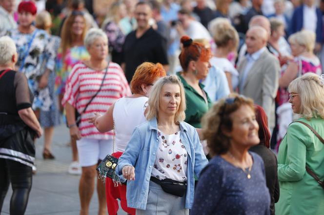 Potańcówka w centrum Katowic. Wyspiański znów porwał tłumy do szalonej zabawy