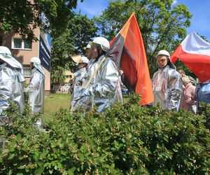 Warszawa pielęgnuje tradycję hutniczą. Kolorowa parada przeszła ulicami miasta
