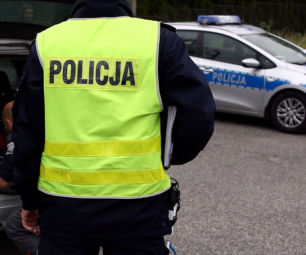 Miał ranić nożem policjanta i grozić ratownikom medycznym. Sąd podjął decyzję