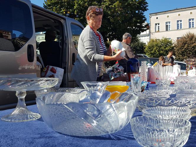 Mydło i powidło na "Rynku staroci" w Lesznie. Skarby z drugiej ręki 