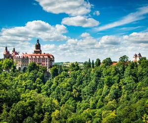 Zawalił się fragment muru przy Zamku Książ w Wałbrzychu