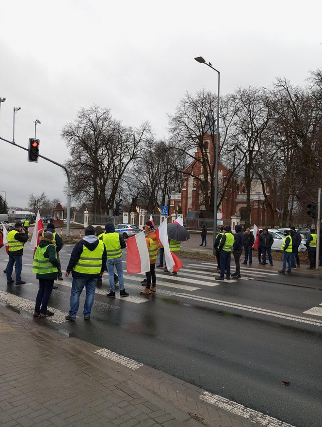 Trwa protest rolników w woj. lubelskim. Blokady są w wielu miejscach w regionie [DUŻO ZDJĘĆ]