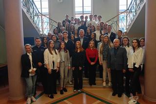 Debata młodzieży odbyła się w ramach kampanii profilaktycznej „Widzę – Rozmawiam – Reaguję”