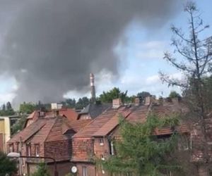 Pożar w Czerwionce-Leszczynach. Spłonęły setki samochodowych dywaników