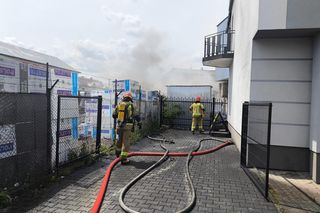 Pożar w centrum Tarnowa. Płonęło składowisko materiałów budowlanych