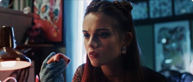 Siostra Julii Wieniawy w krwawym show! Ze słodkiej dziewczynki w krwawego wampira