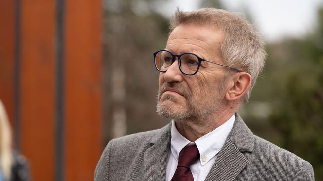 Na dobre i na złe, odc. 739.  Mirosław Grec (Jacek Mikołajczak), ojciec Dominiki