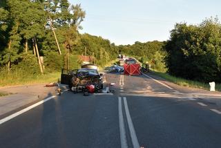 Tragiczny wypadek w Skołyszynie. Czołowe zderzenie motocyklisty z osobówką [ZDJĘCIA]