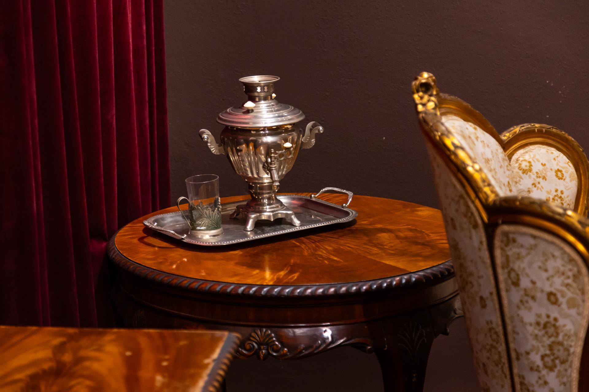 Wagon salonowy - zdjęcia. Zobacz wnętrze wagonu, którym podróżowali najważniejsi politycy z PRL-u