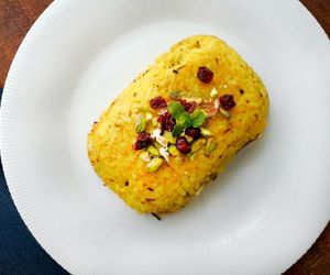 Chrupiący ryż z aromatycznymi grzybami. Idealne danie nie tylko dla wegetarian