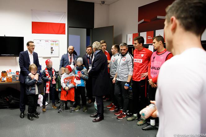 Premier Mateusz Morawiecki w szatni reprezentacji Polski