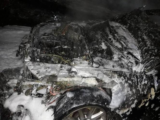 Citroen zamienił się w słup ognia! "Przyczyna pożaru jest nieustalona"