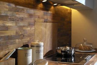	Drewno w kuchni. Pomysły na drewniane ściany w kuchni