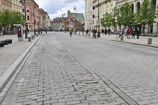 Remont Krakowskiego Przedmieścia. Dyrektor ZDM przegrał zakład! Poszło o termin zakończenia prac