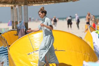 Agnieszka Dygant na plaży w Juracie