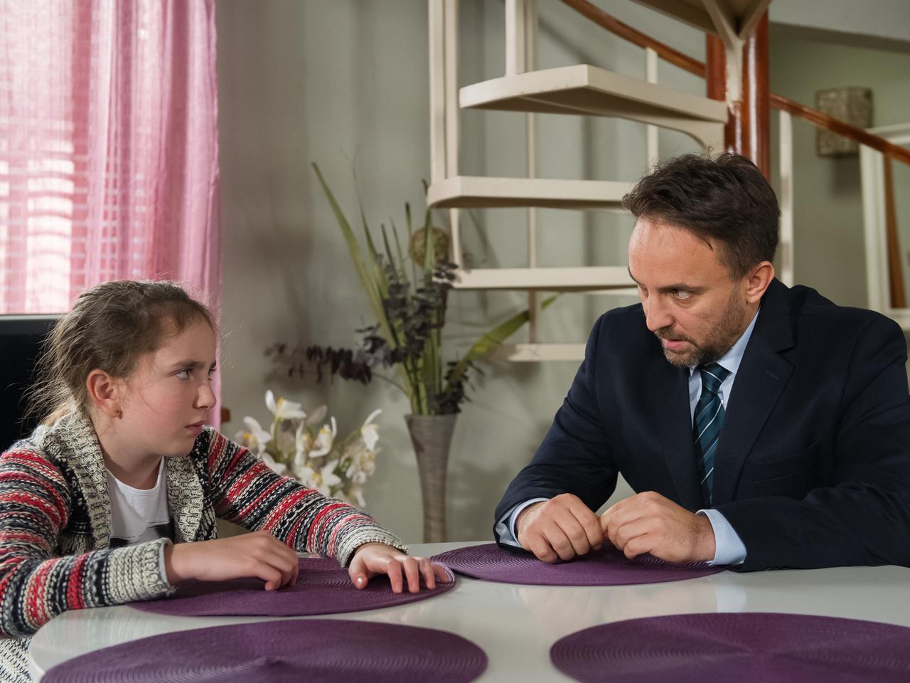 Na Wspólnej odc. 2238. Tosia (Julia Lewenfisz-Górka), Kornacki (Łukasz Matecki)