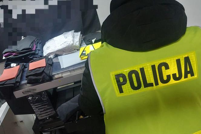 Słupscy policjanci namierzyli produkcję nielegalnej odzieży