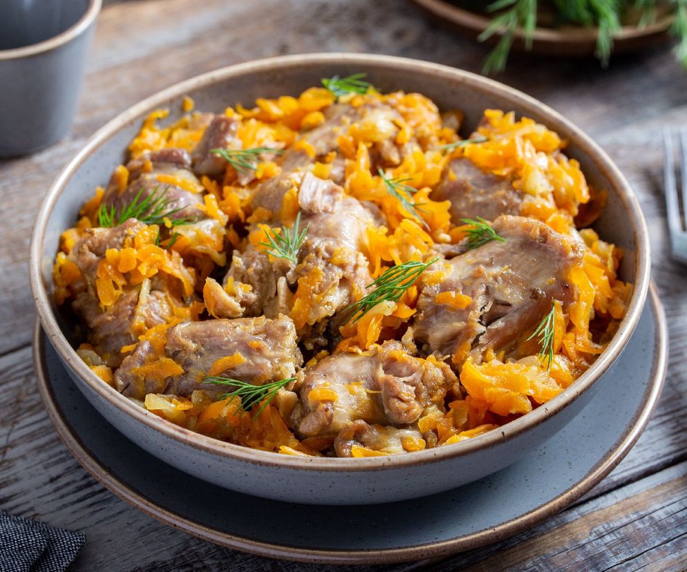 Przepis na szyje z indyka po indyjsku. Najlepiej smakują w towarzystwie tych warzyw 