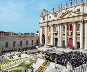 Watykan. Papież Franciszek zabrał głos w Niedzielę Wielkanocną. Oto, co powiedział [ZDJĘCIA]