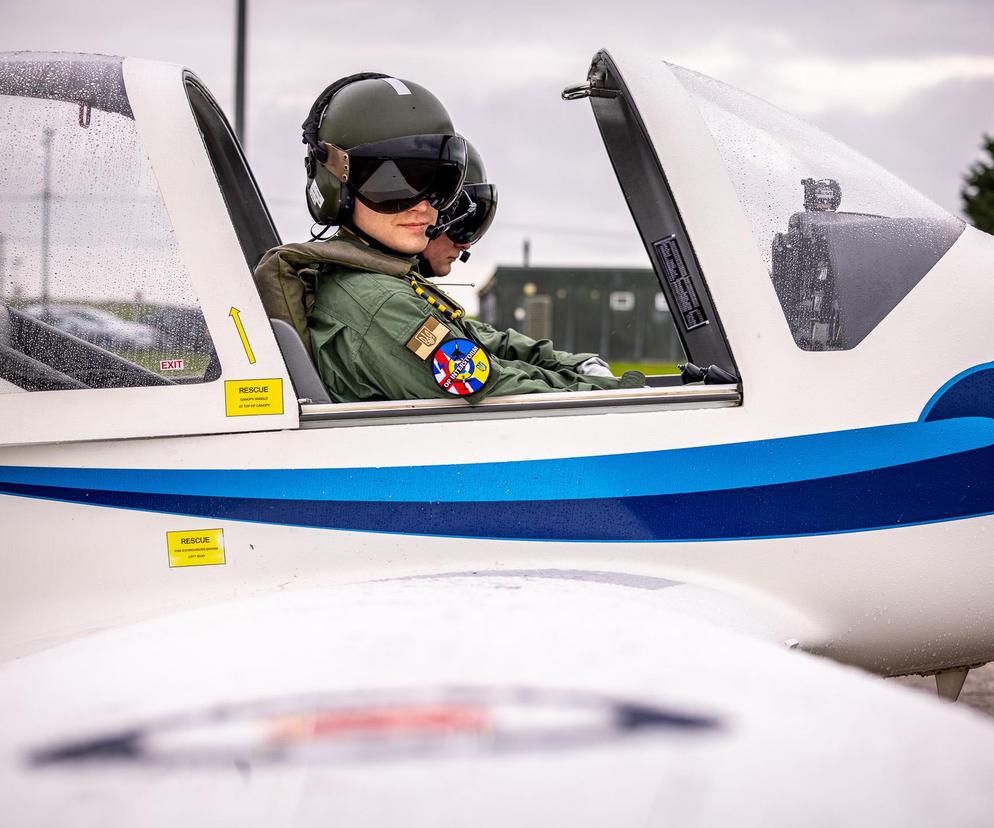 Pierwsi piloci z Ukrainy skończyli szkolenie w bazie RAF. Będą latać na F-16