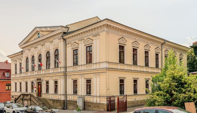 To największe miasto w Małopolsce bez kolei. Mieszkańcy wciąż czekają na pierwszy pociąg