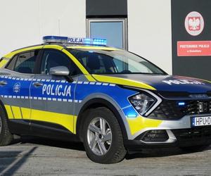 Dwa nowe oznakowane radiowozy dla pilskich policjantów