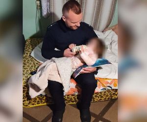 Policjanci nakarmili 2-letnią dziewczynkę. Rodzice pijani