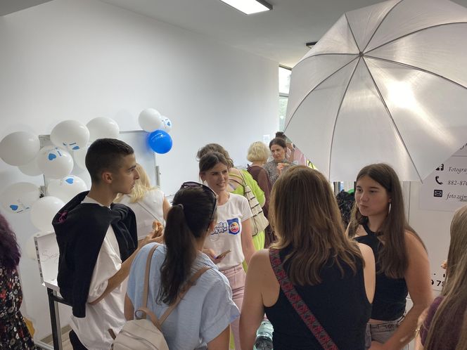 Wakacyjny patrol Eska Summer City w olsztyńskim oddziale Szkoły Policealnej Pascal