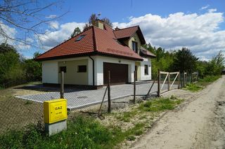 Jak przyłączyć budowany dom do sieci? Ile się czeka na wydanie warunków przyłączenia? Ile kosztuje?