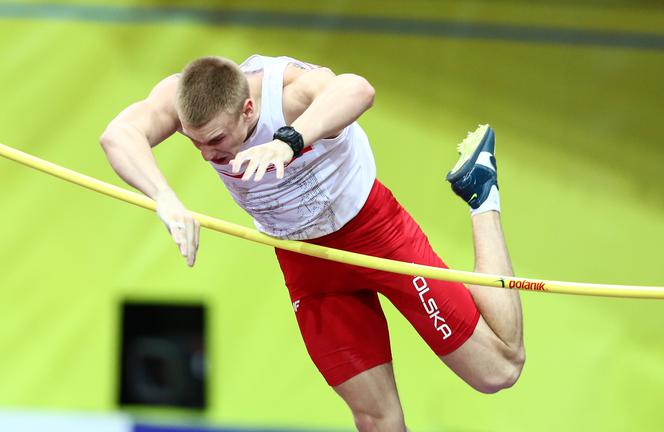 SKOCZYŁ PO MEDAL A POTEM NA MOST KAROLA