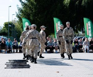 Święto dyscypliny i patriotyzmu – musztra klas mundurowych w Lubaniu