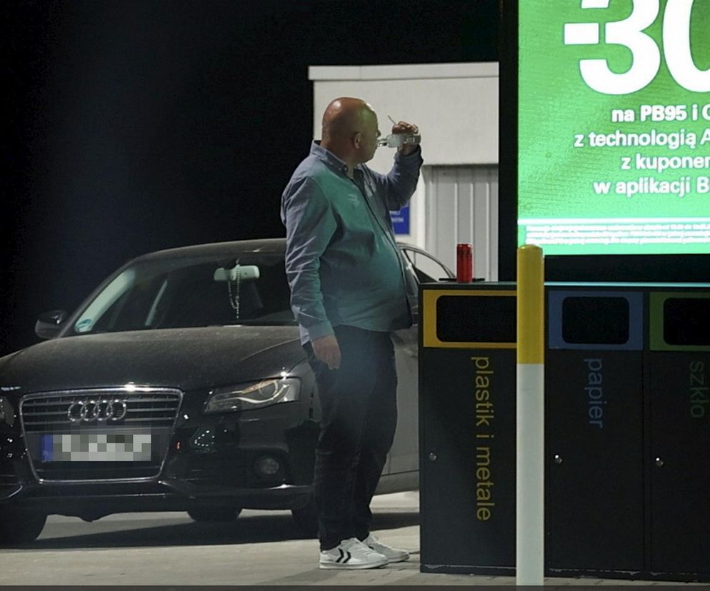 Wojciech Kowalczyk na stacji benzynowej [PAPARAZZI]