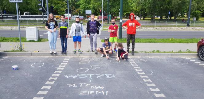 W Sosnowcu pojawiły się kolorowe, tajemnicze kręgi. W mieście rozpoczęła się akcja Kreda Wstydu