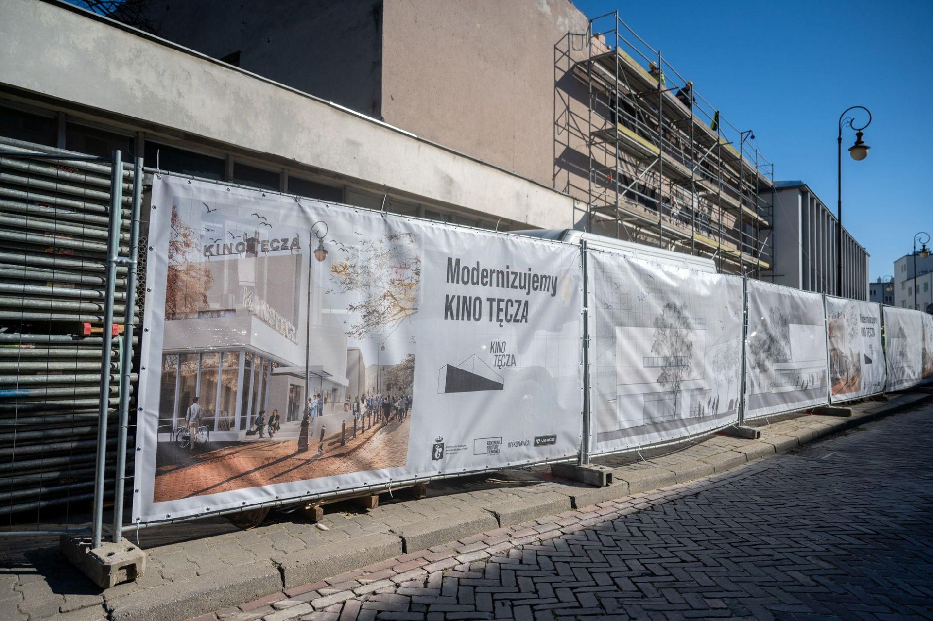 Kultowe kino Tęcza w Warszawie odzyskuje blask! Zobacz, jak zmieni się ...