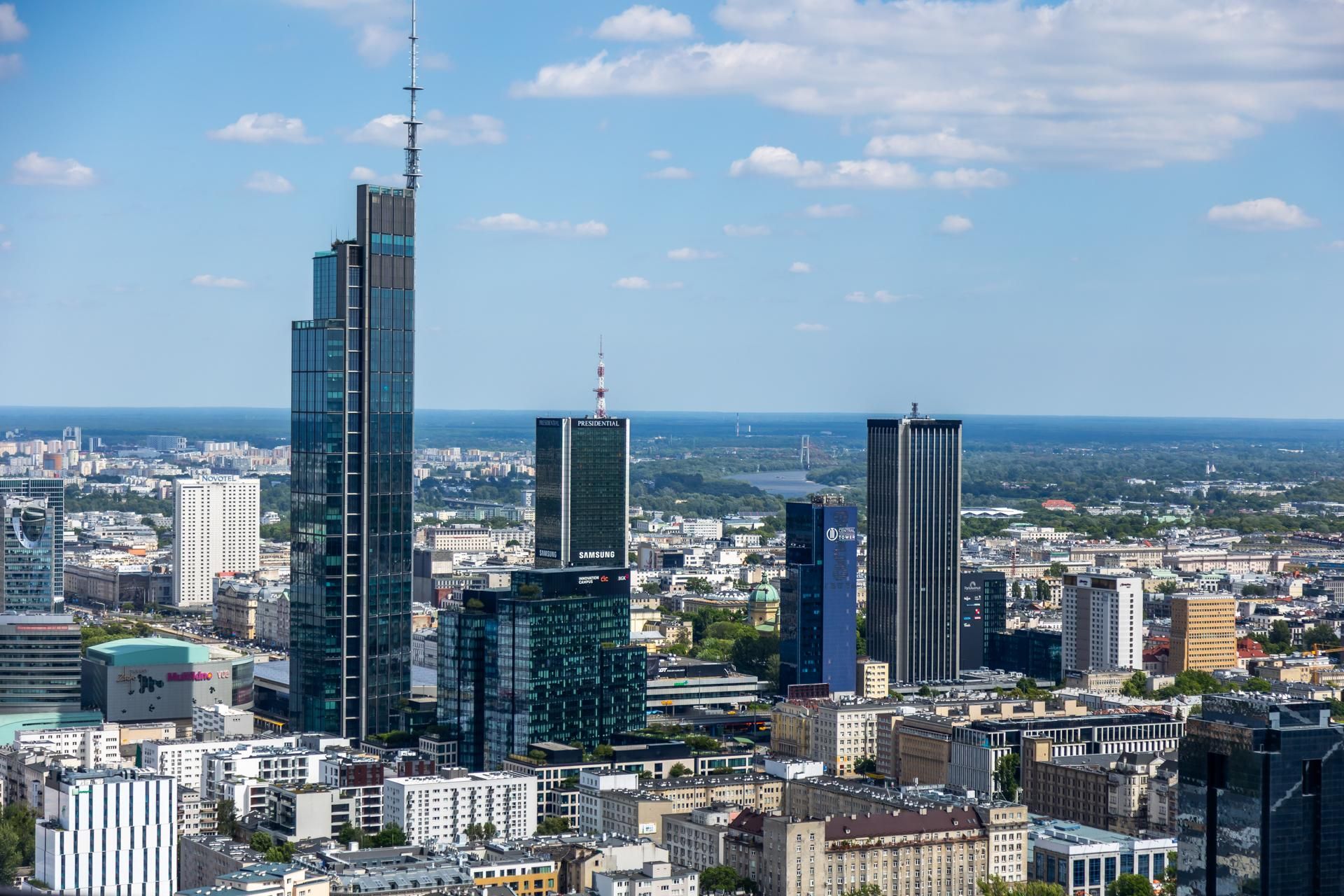 Panorama Warszawy z wieżowca Skyliner