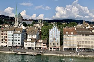 Widok na Zurych ze wzgórza Lindenhof 