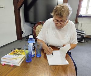 Uczestnicy wydarzenia mogli posłuchać o dotychczasowych dokonaniach literackich Renaty Chojeckiej