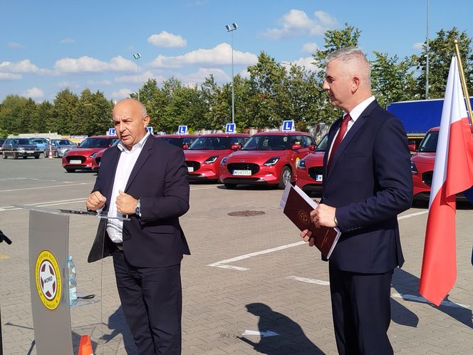Siedlecki WORD wymienił starą flotę pojazdów egzaminacyjnych na nowe samochody marki Suzuki Swift