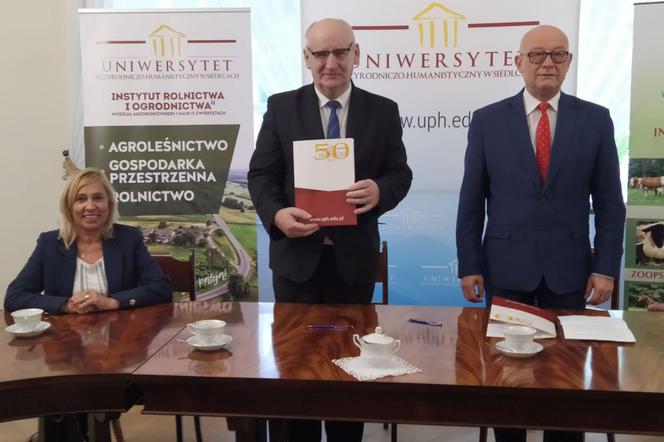 Władze UPH i dyrekcja ZS CKR w Sokołowie Podlaskim podpisały umowę o współpracy