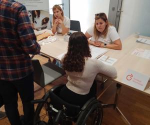 Targi pracy dla osób z niepełnosprawnościami. Pracodawcy szukali kandydatów w Bydgoszczy