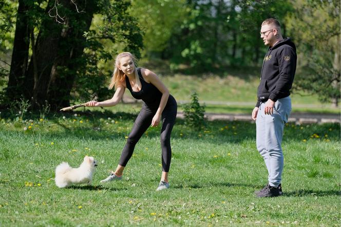 Ola Ciupa boksuje i całuje na spacerze