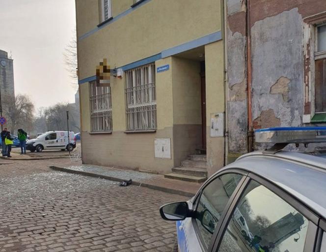 Włamywacze wysadzili bankomat w centrum Bierutowa