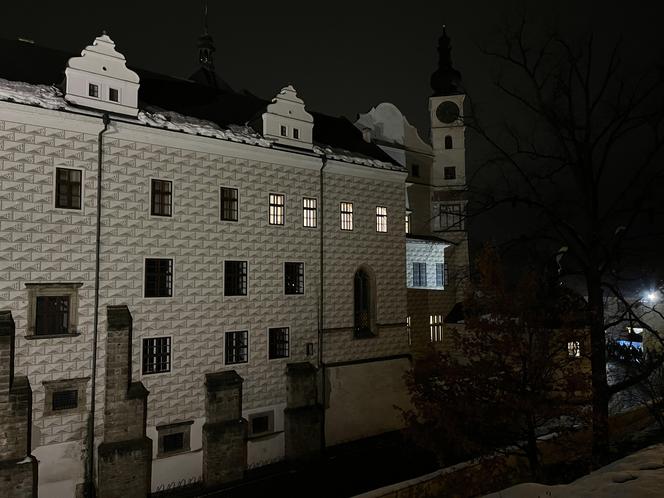 Zamek Pardubice - zdjęcia cennego zabytku Wschodnich Czech. Wnętrza, muzeum, zamek nocą